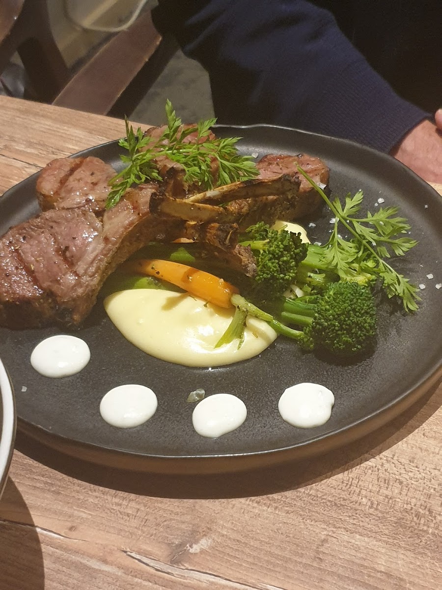 Elements Bar & Dining-6