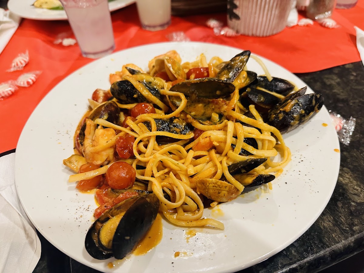 Elizabeth's Pizza And Italian Restaurant-3