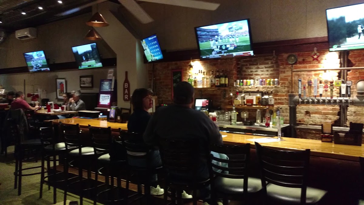 Elliot's Wood Fired Kitchen & Tap-2