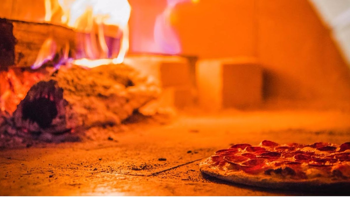 Elliot's Wood Fired Kitchen & Tap-3