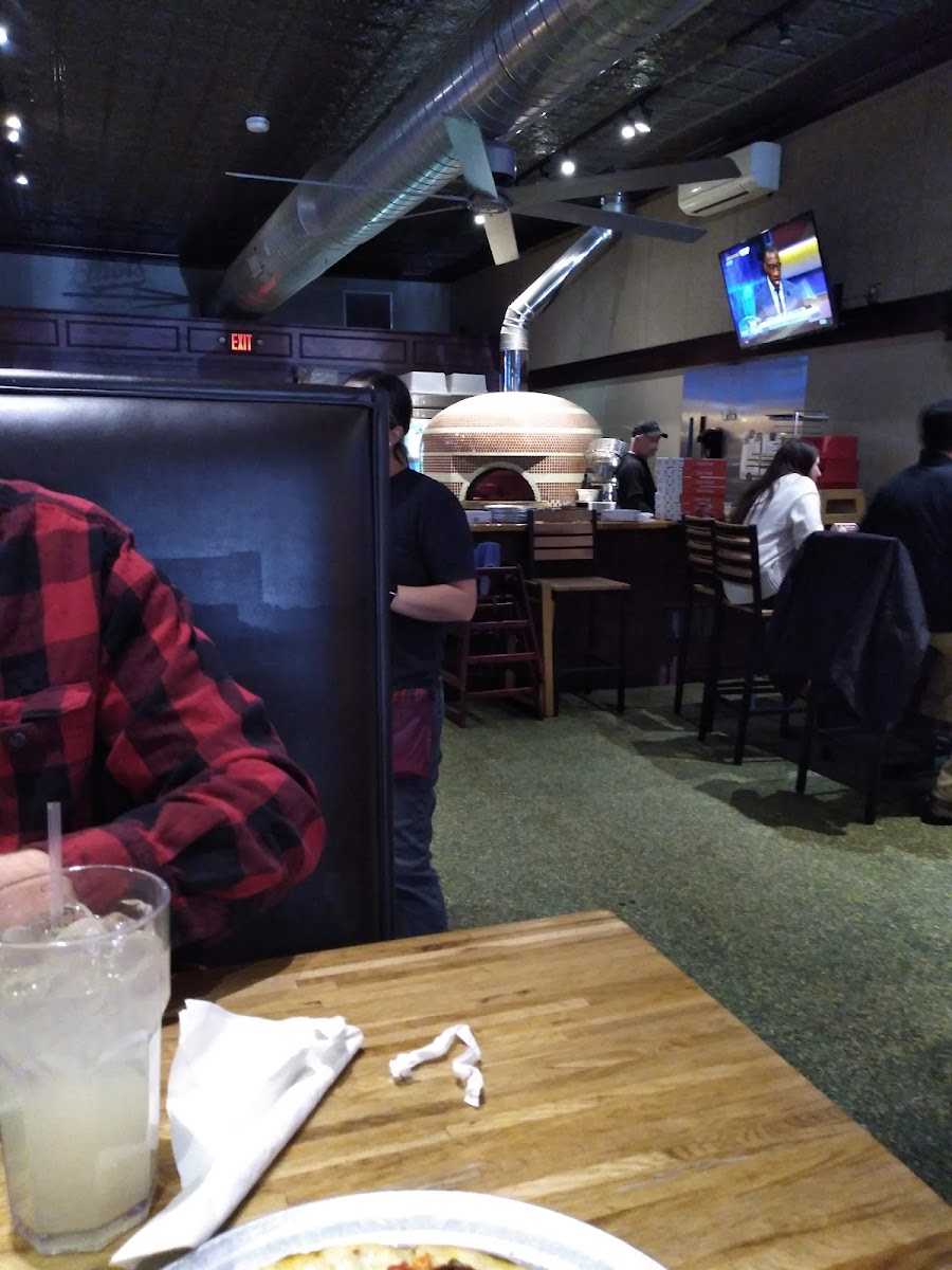 Elliot's Wood Fired Kitchen & Tap-9