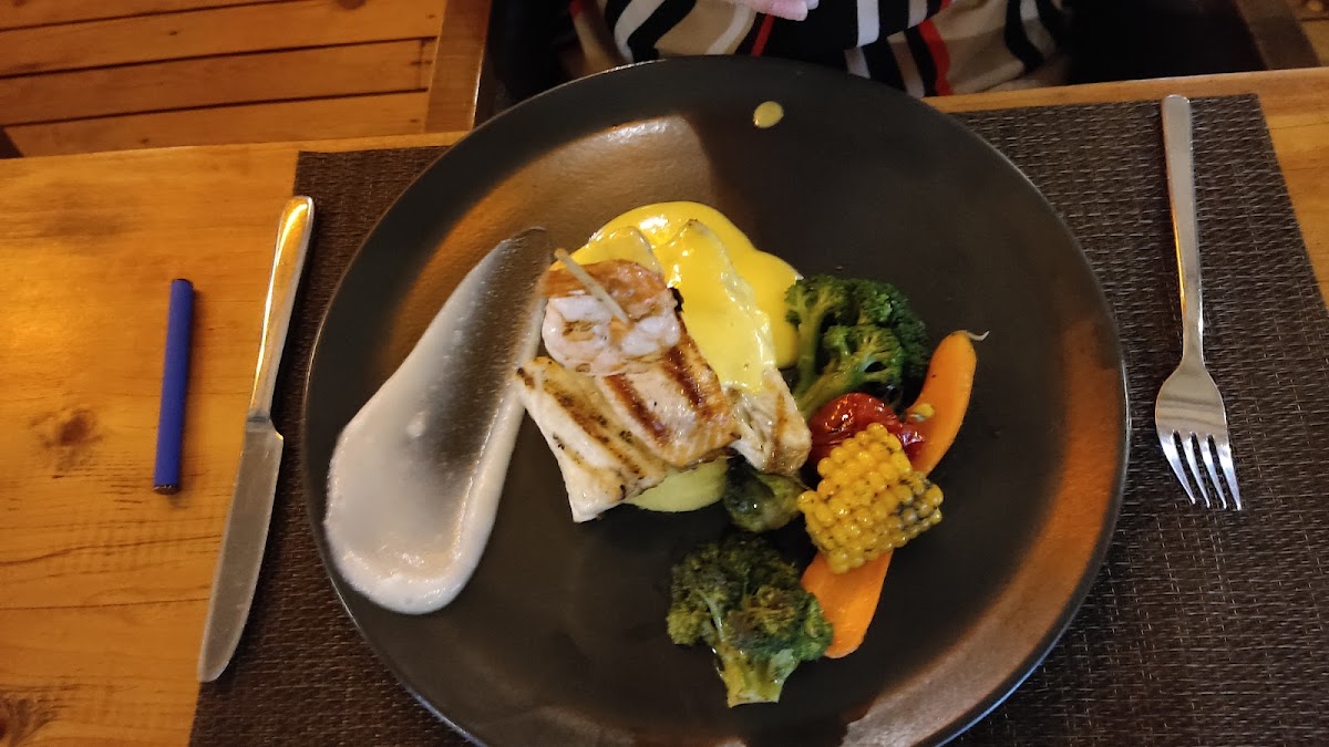 Emerald Garden Restaurant-8
