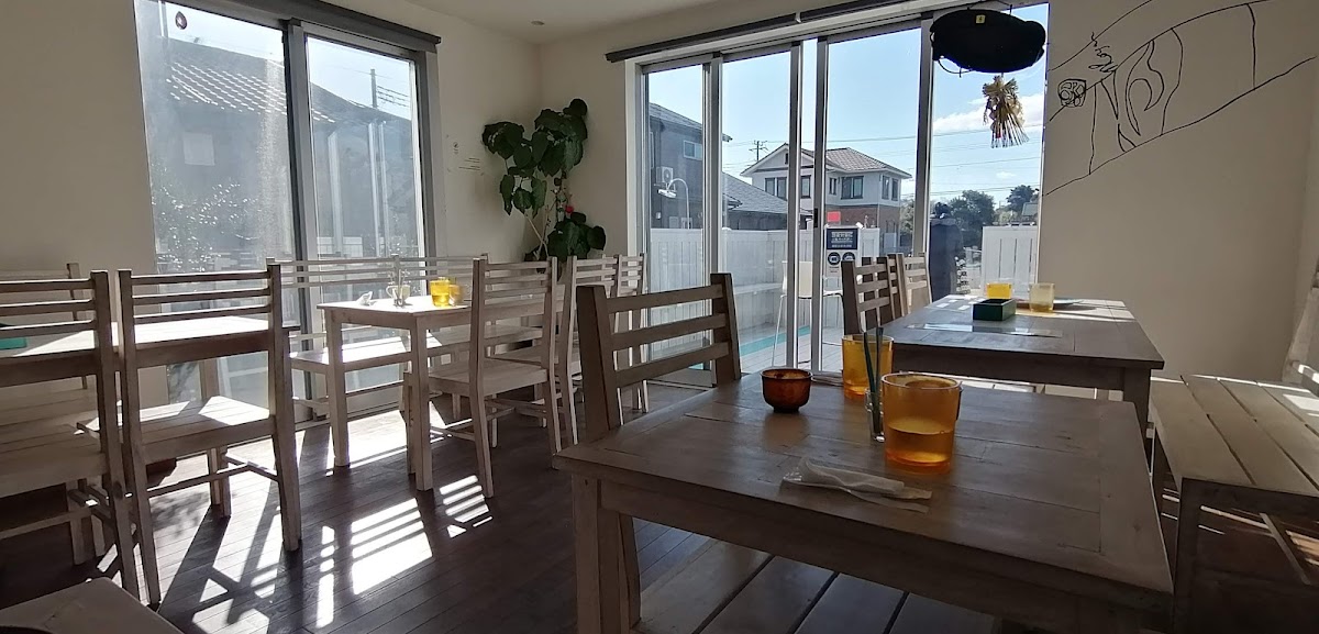 Emi Cafe & Restaurant Ichinomiya