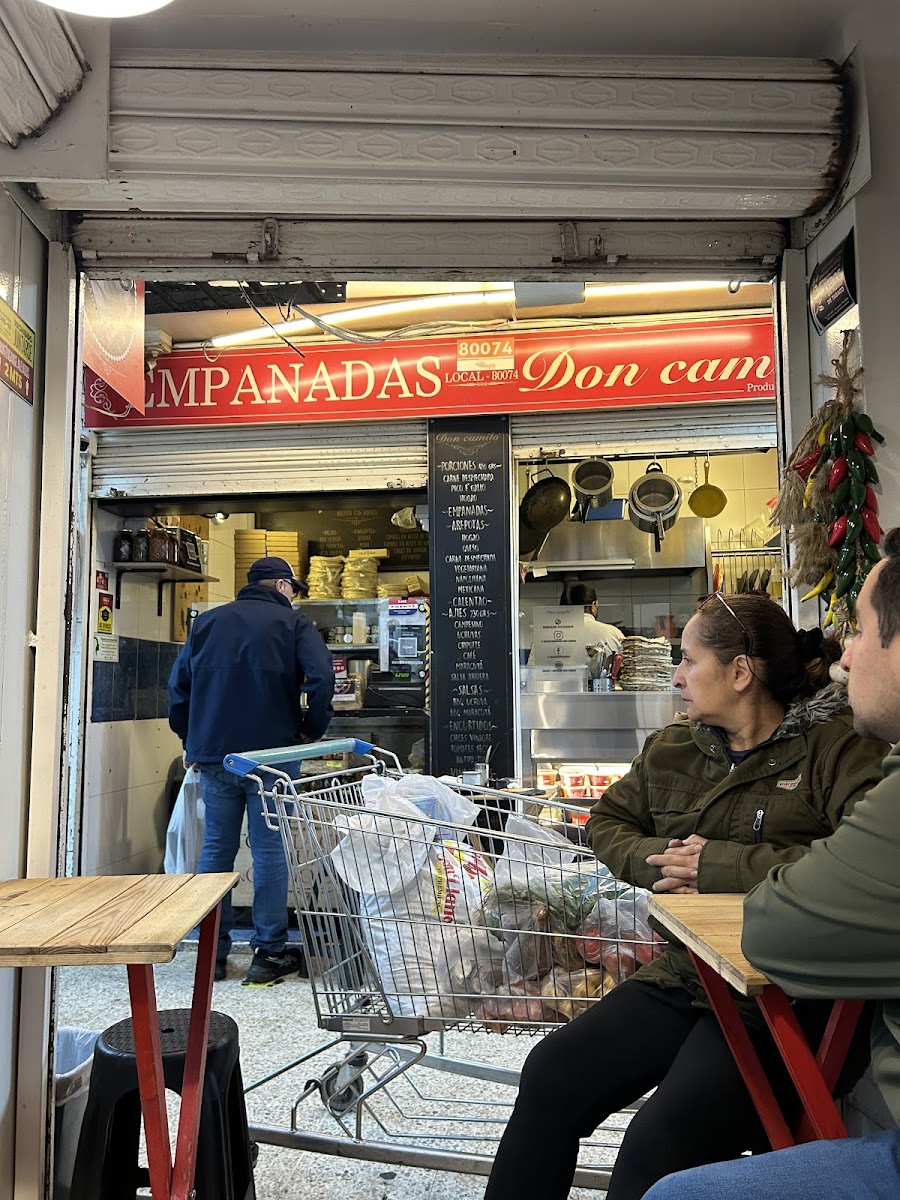 Empanadas Y Ají Don Camilo