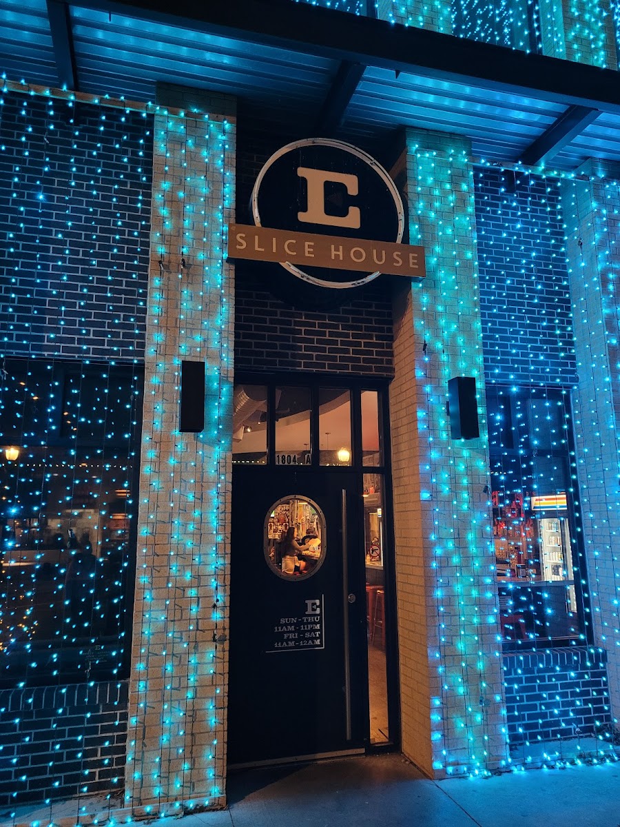 Empire Slice House - Plaza