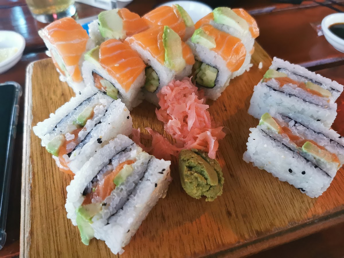 En'yi Chinese Restaurant & Sushi Bar-5