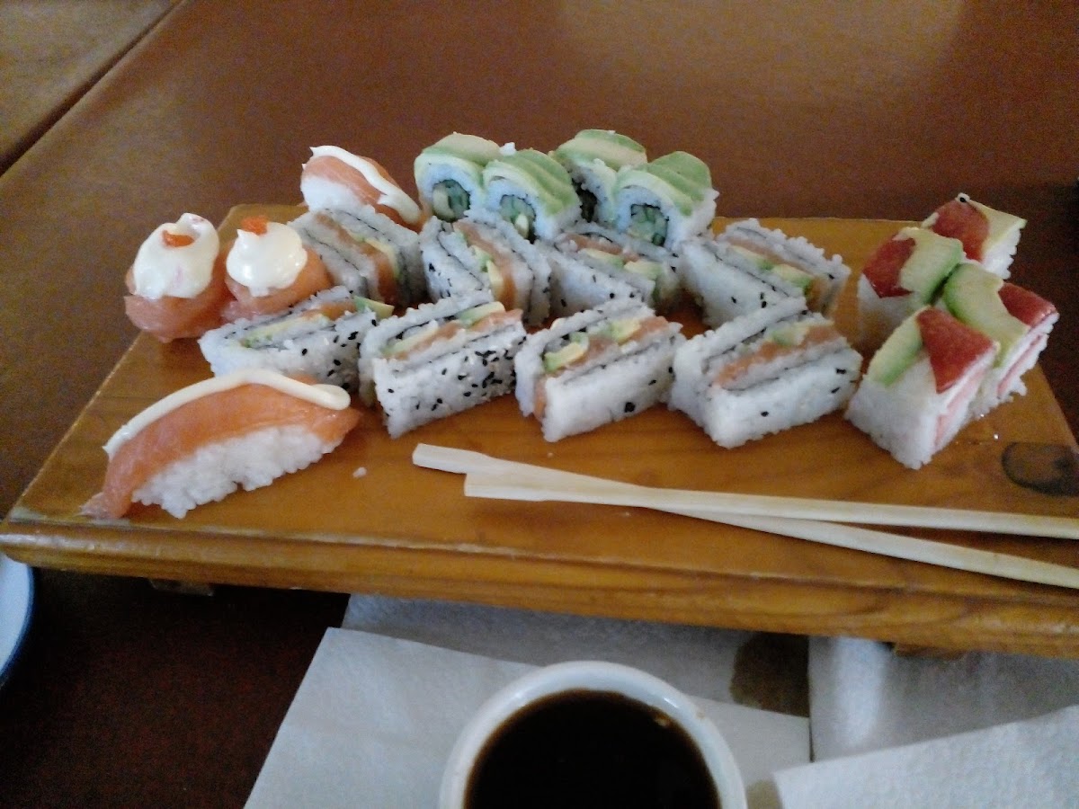 En'yi Chinese Restaurant & Sushi Bar-9
