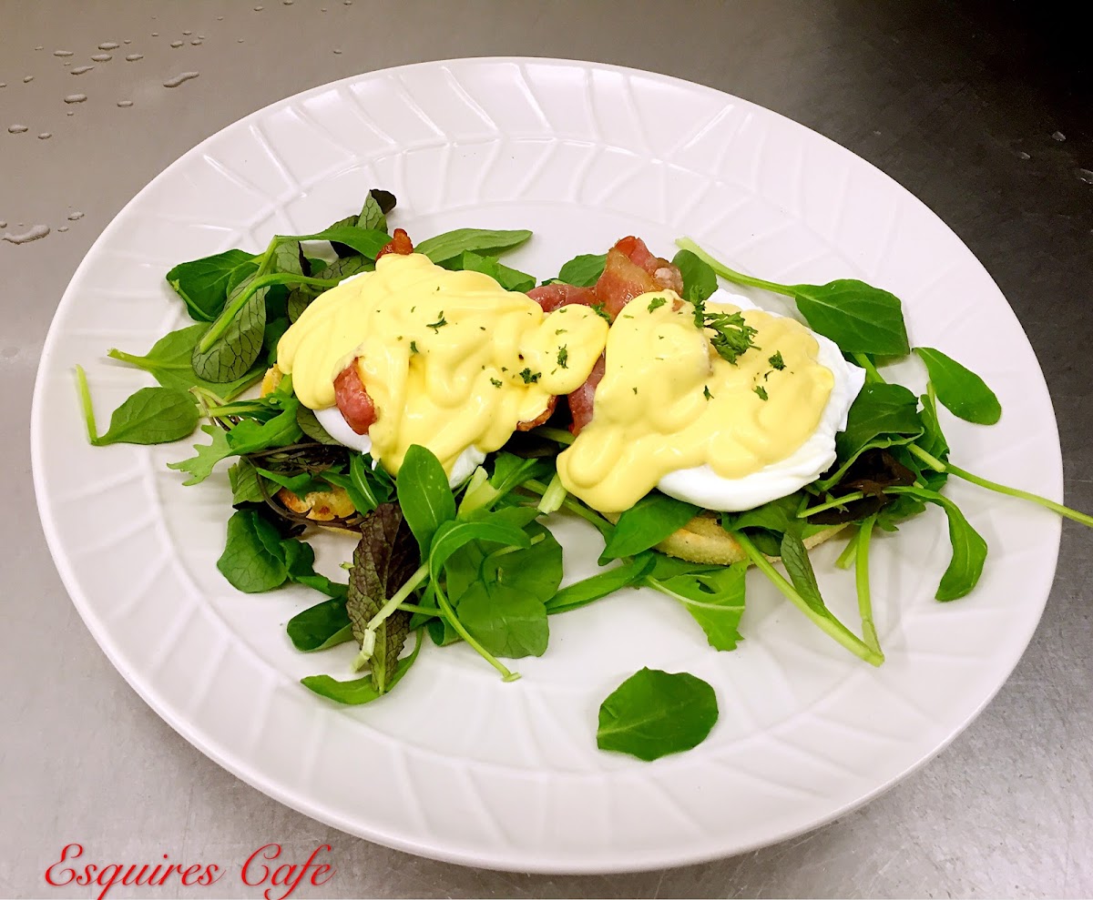 Esquires Cafe - The Hub-5