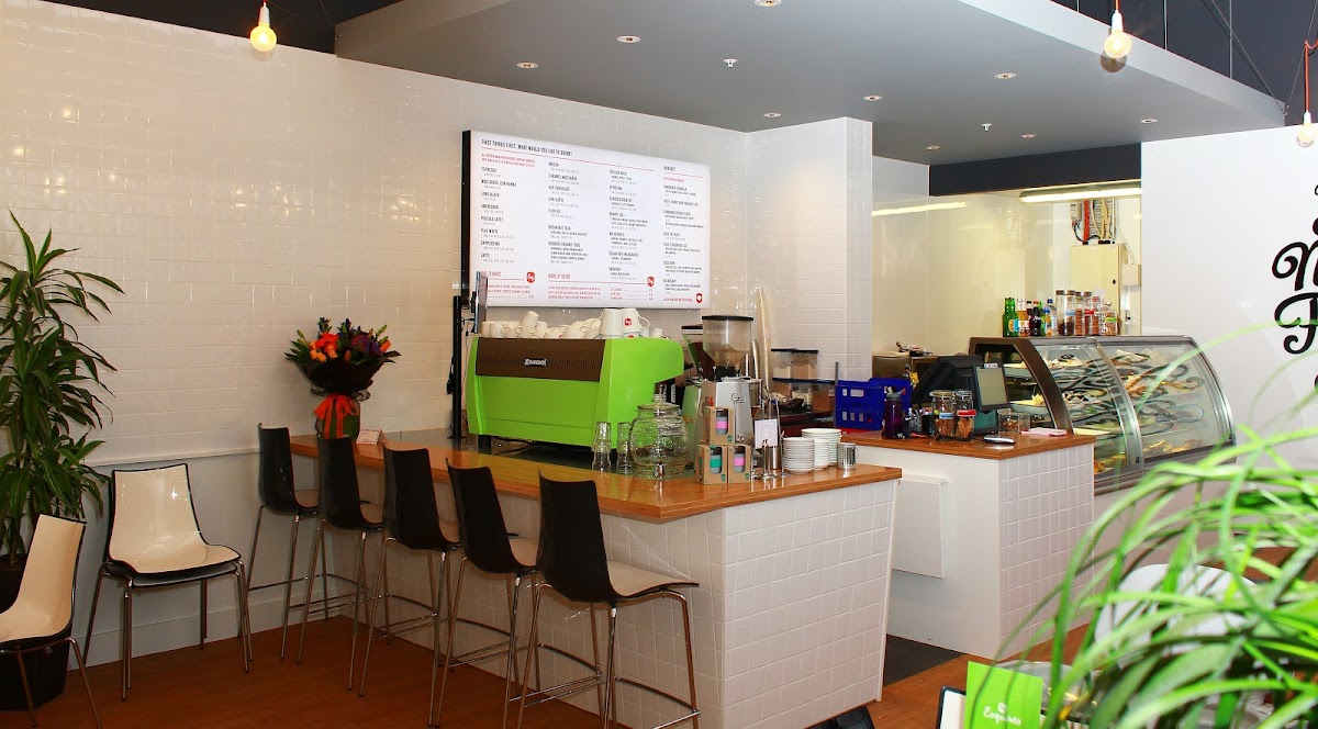 Esquires Cafe - The Hub-6