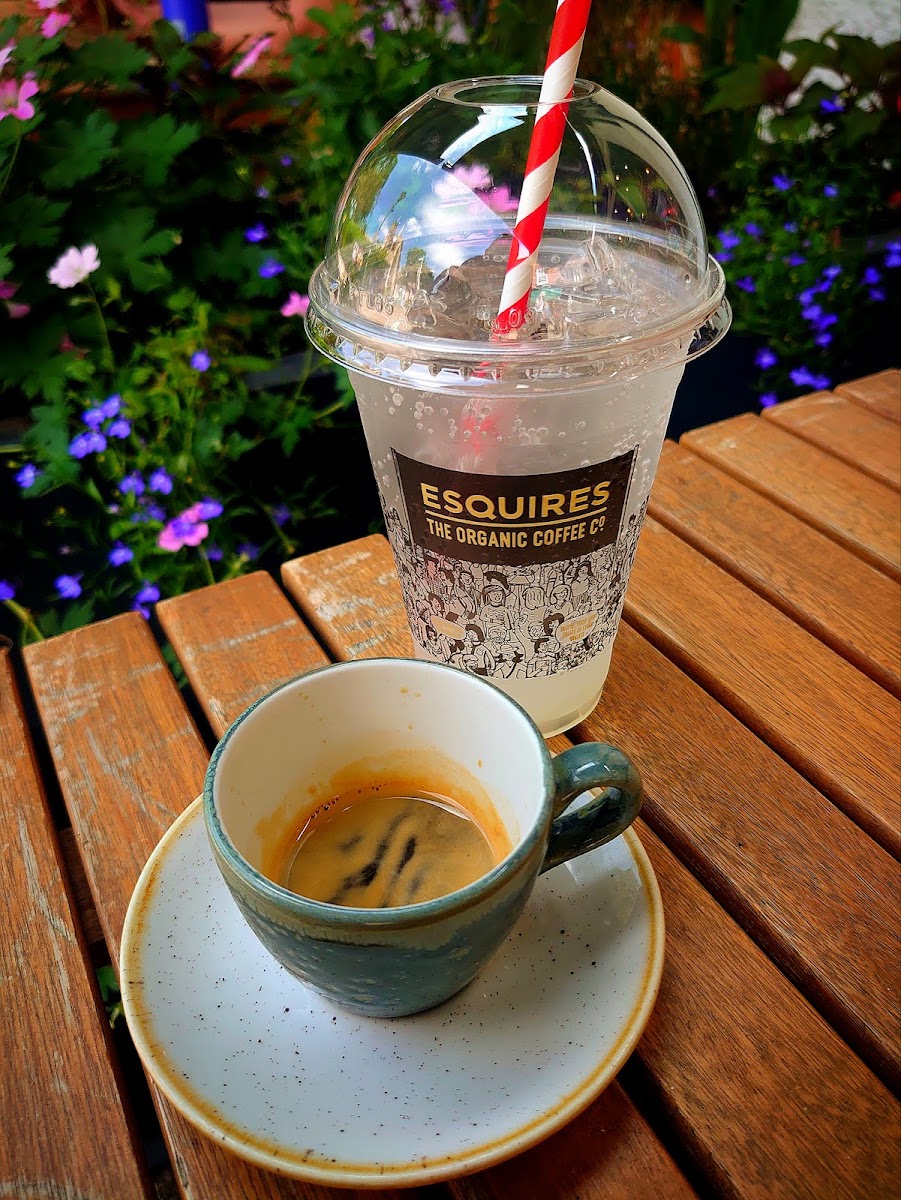 Esquires Coffee Hitchin-6