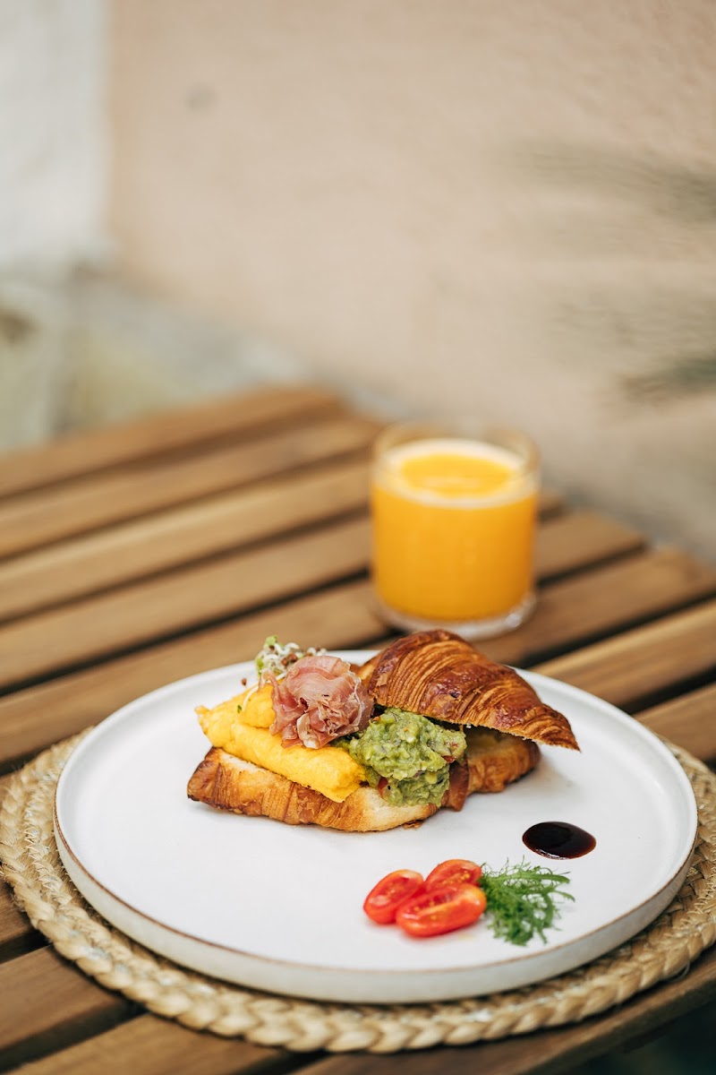 Essentiale Brunch, Specialty Coffee And Tea-10