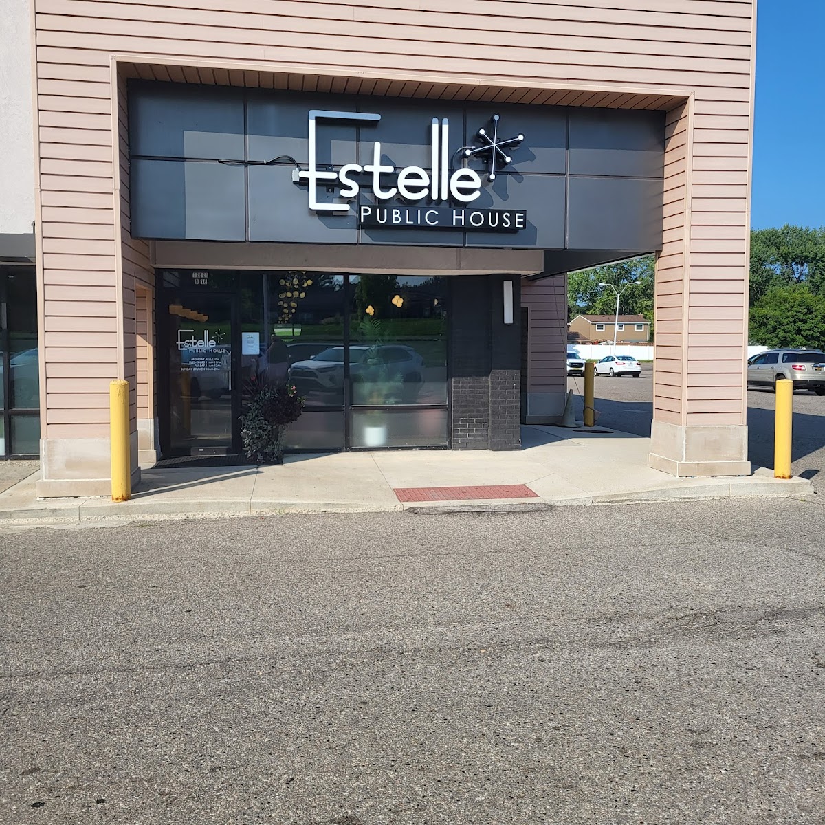 Estelle Public House