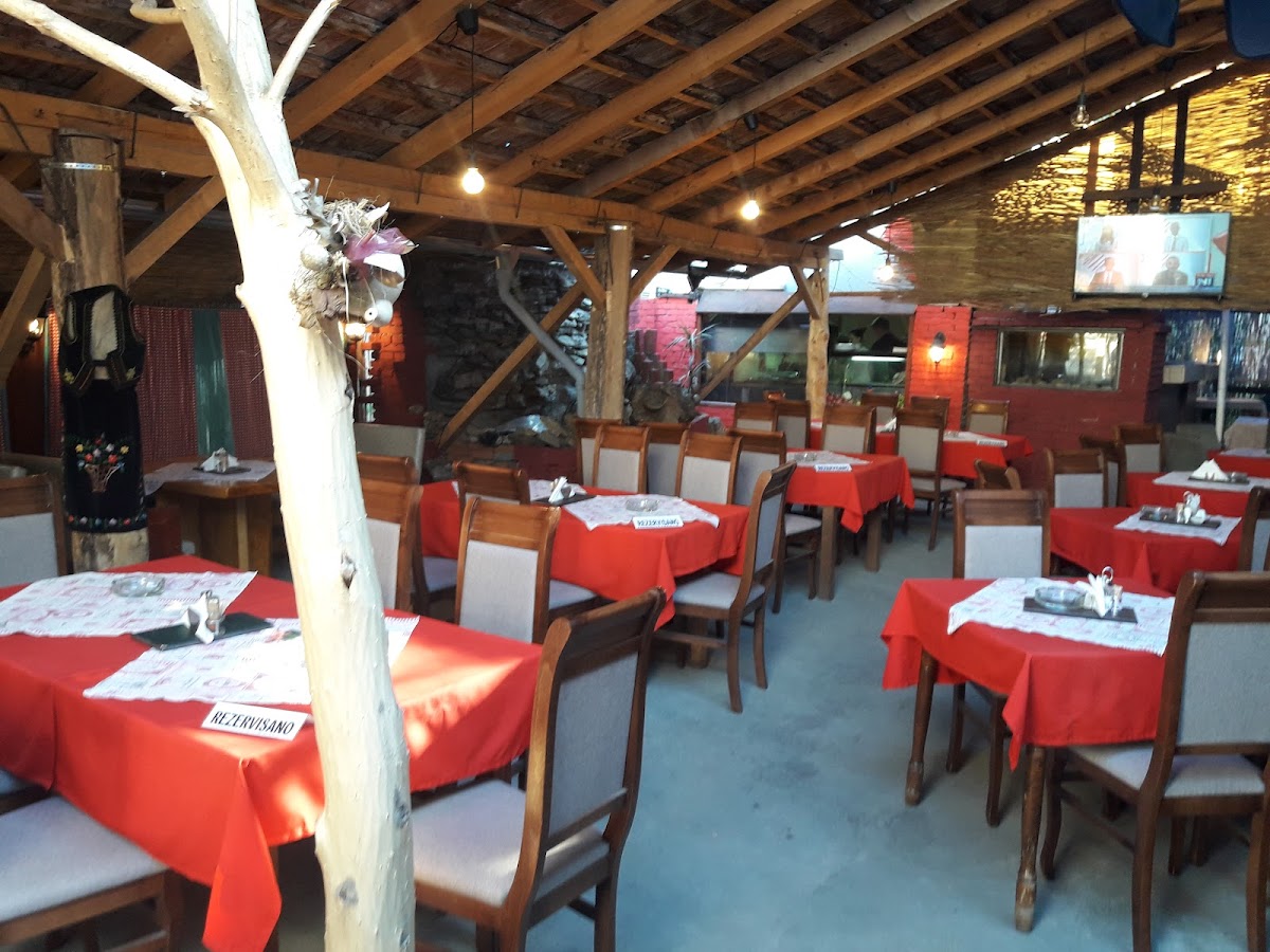Etno Restoran 'naša Kuća'
