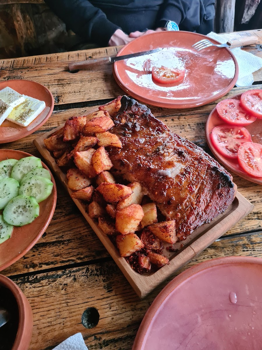 Etno Restoran 'naša Kuća'-8