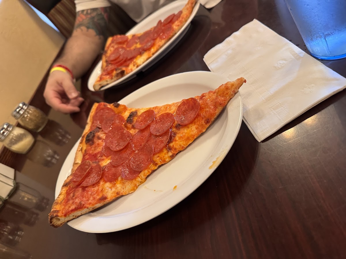 Evelyn's Pizza-3