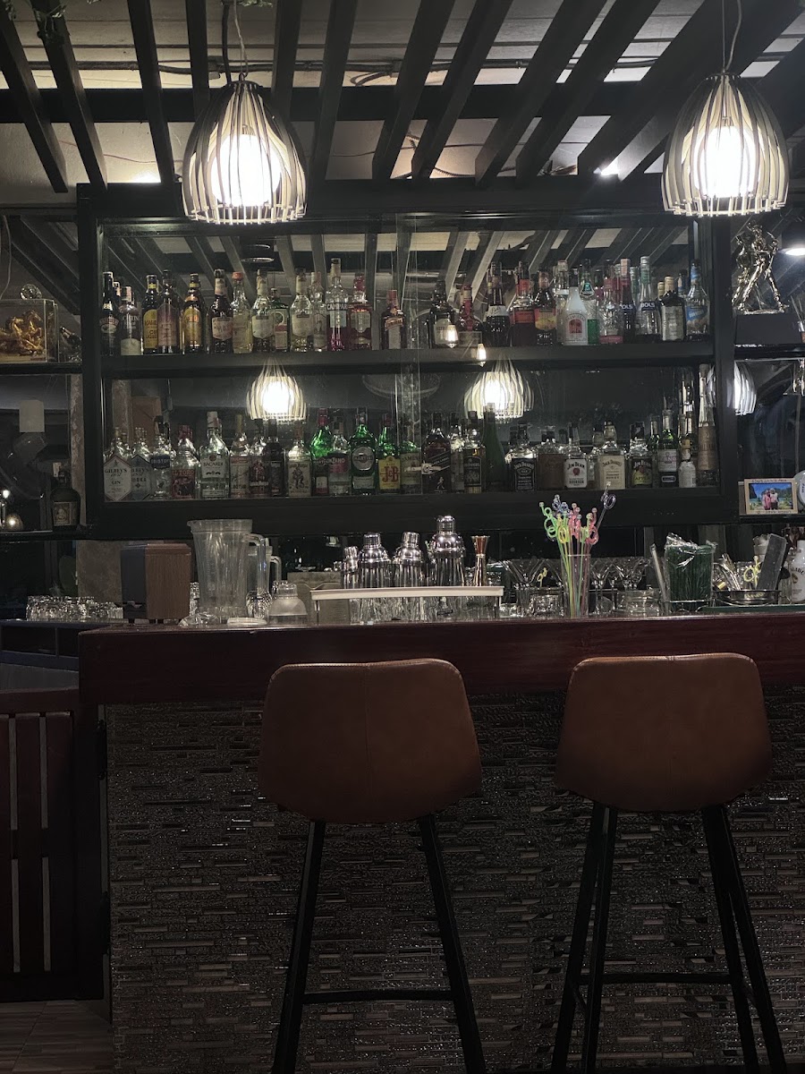 Evergreen Bar & Restaurant ( Garden Home Western Bar)