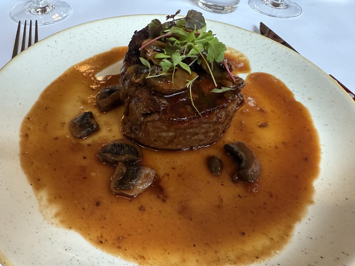 Fairmont Restaurant / Steak House-4