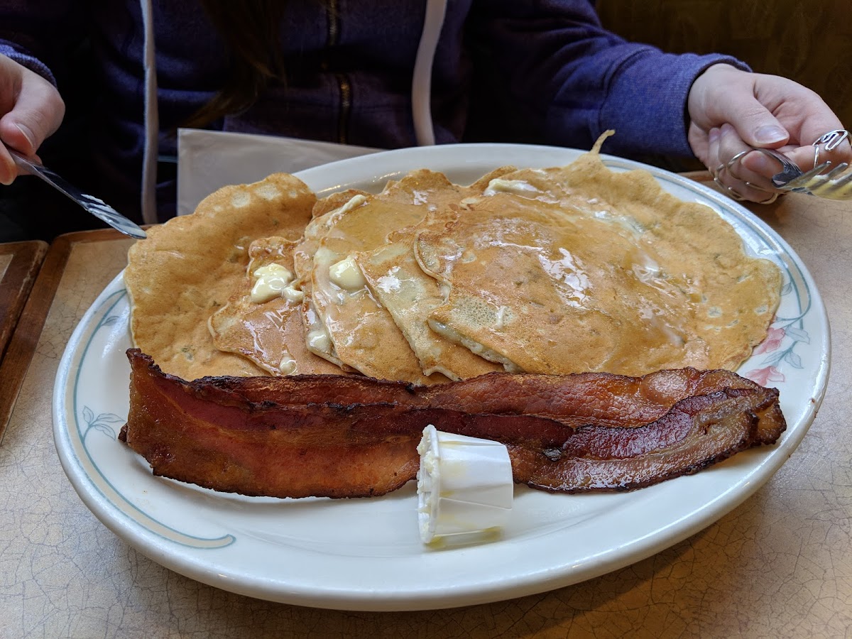 Family Pancake House Redmond-9
