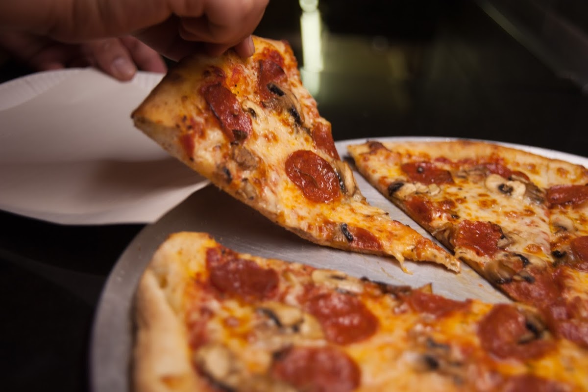 Famous O's Pizza - Dha-3