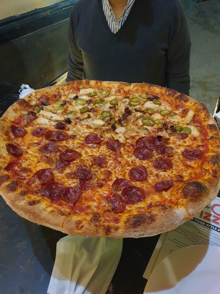 Famous O's Pizza - Dha-6
