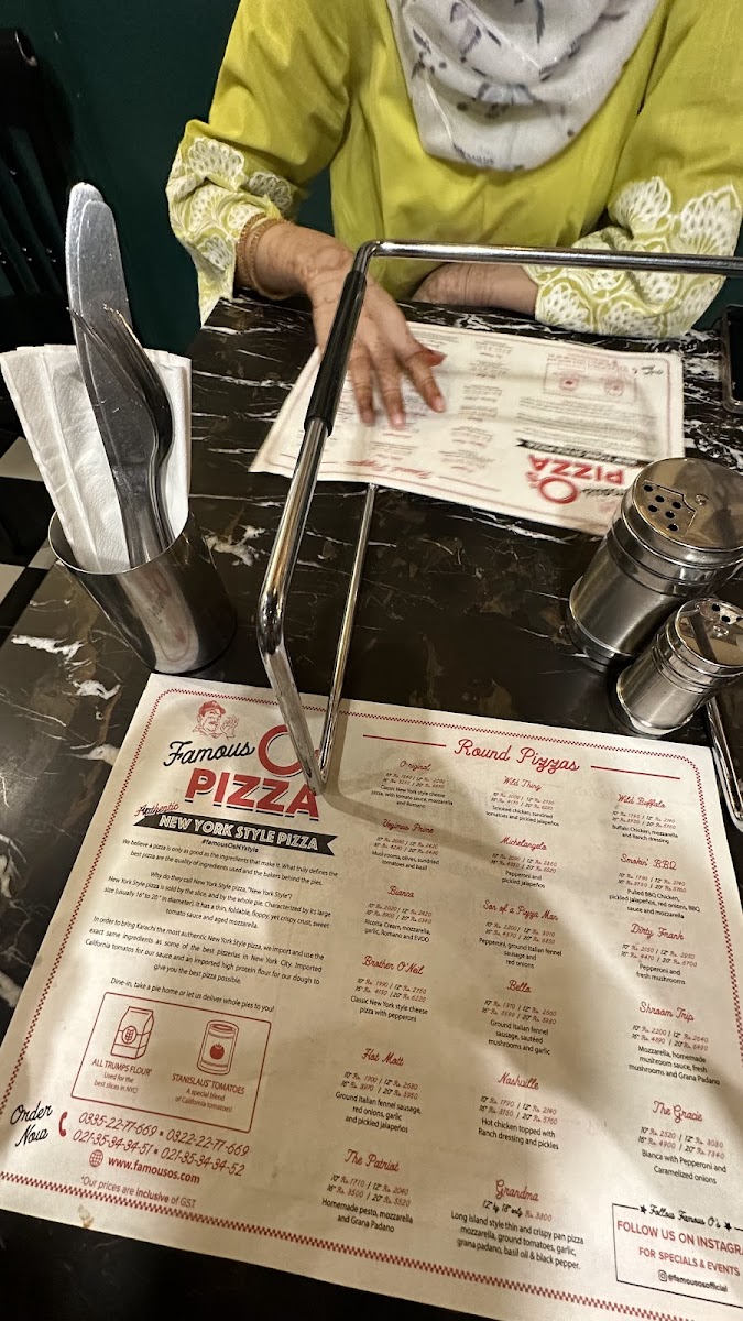 Menu Famous O's Pizza - Dha-10