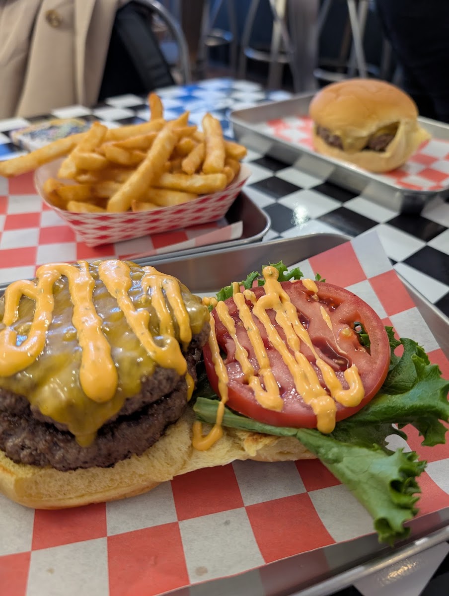 Fat Stu's All-American Burger Harrison-9