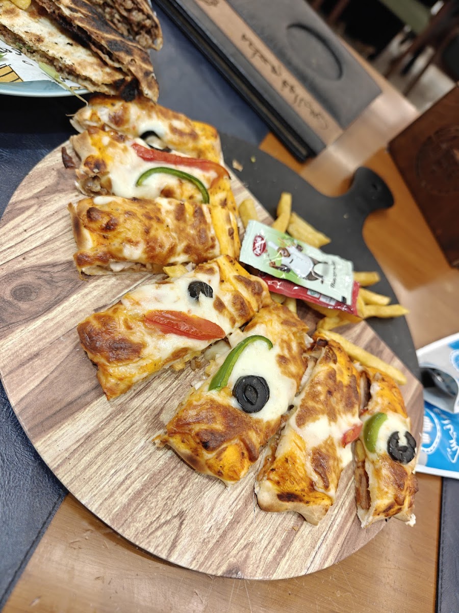 Fawanees Restaurant-6