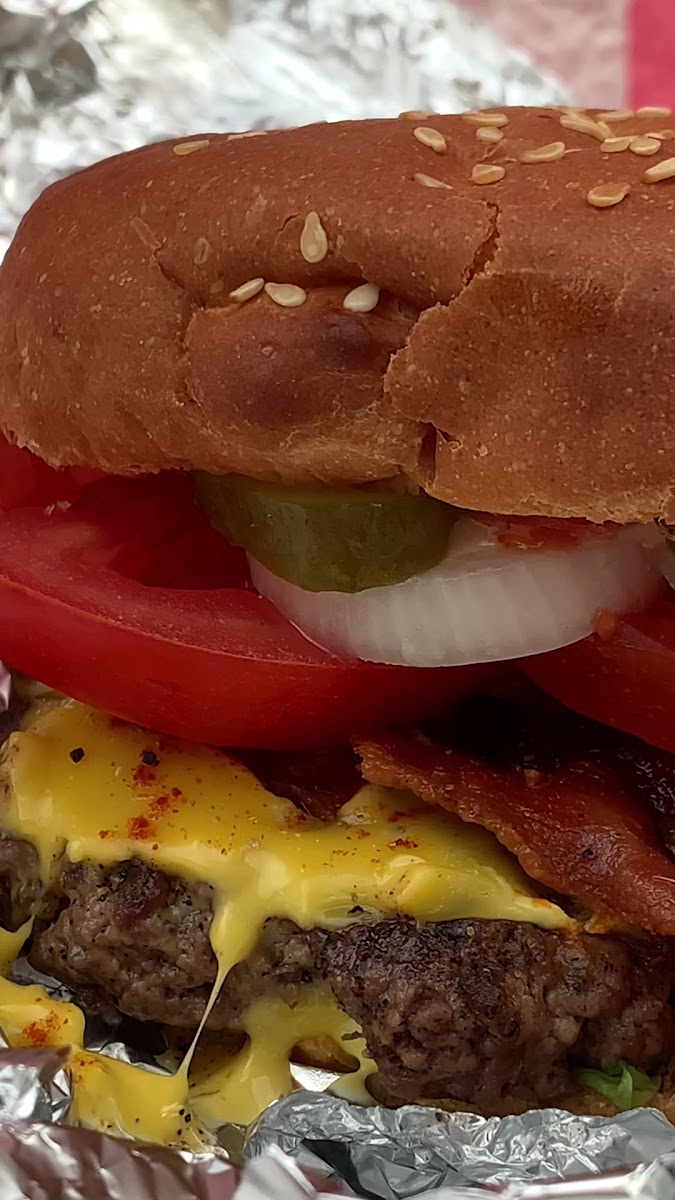 Feed Me! (Burgers & More)-2