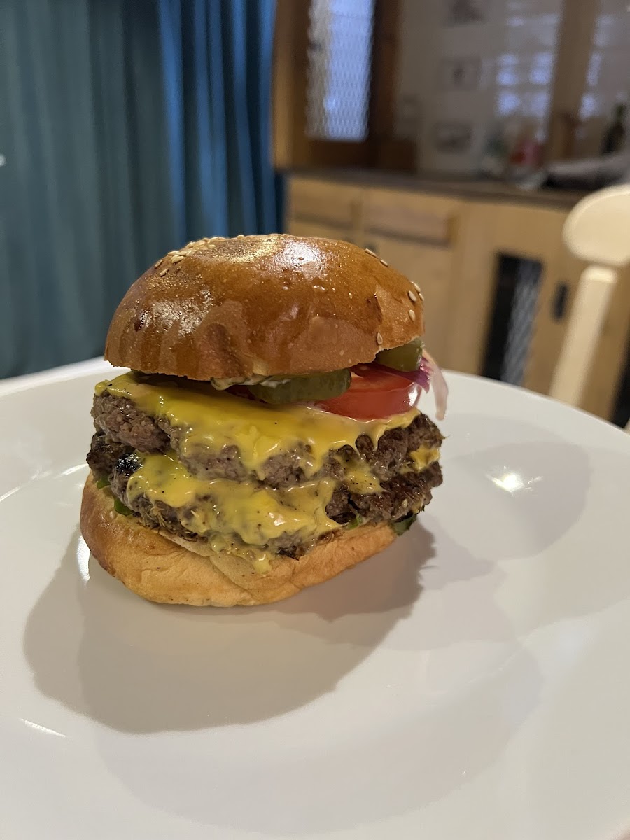 Feed Me! (Burgers & More)-6