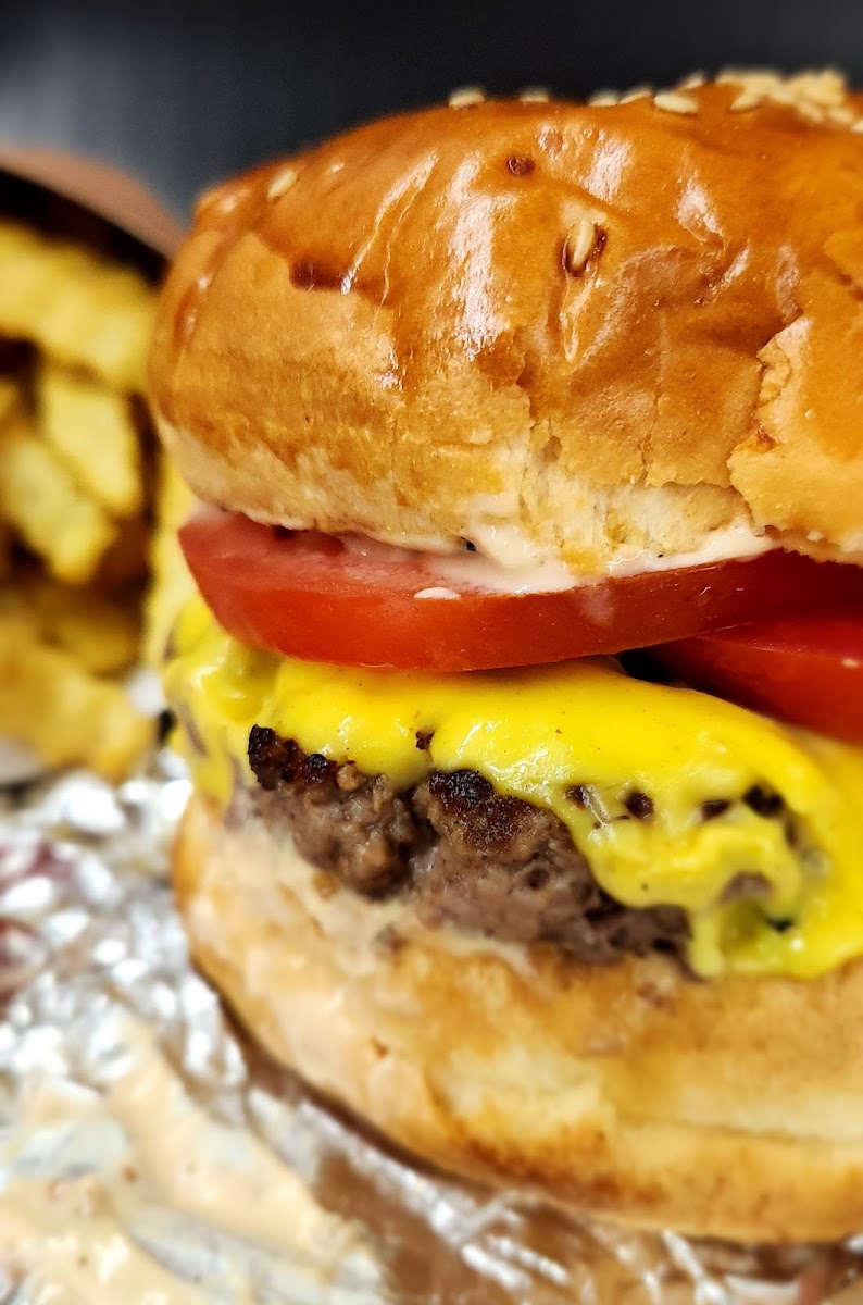 Feed Me! (Burgers & More)-7