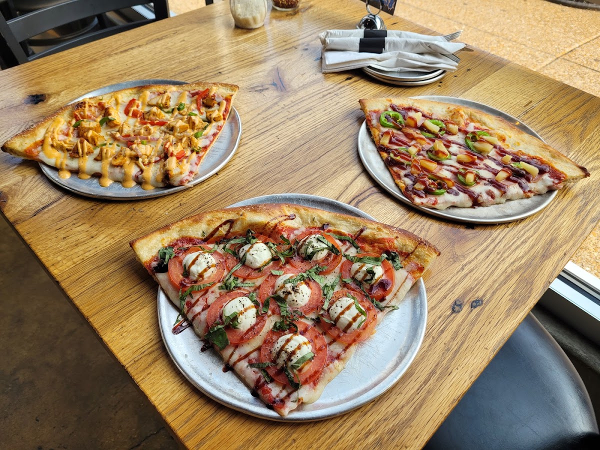 Felix's Pizza Pub-3