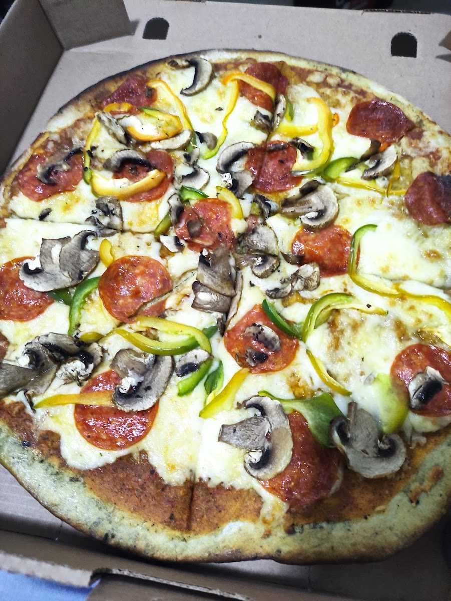 Fine Herbs Pizza-7