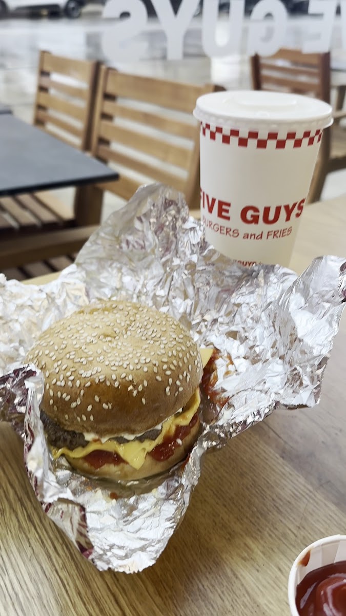 Five Guys Burgers And Fries Hamburg Jungfernstieg-2
