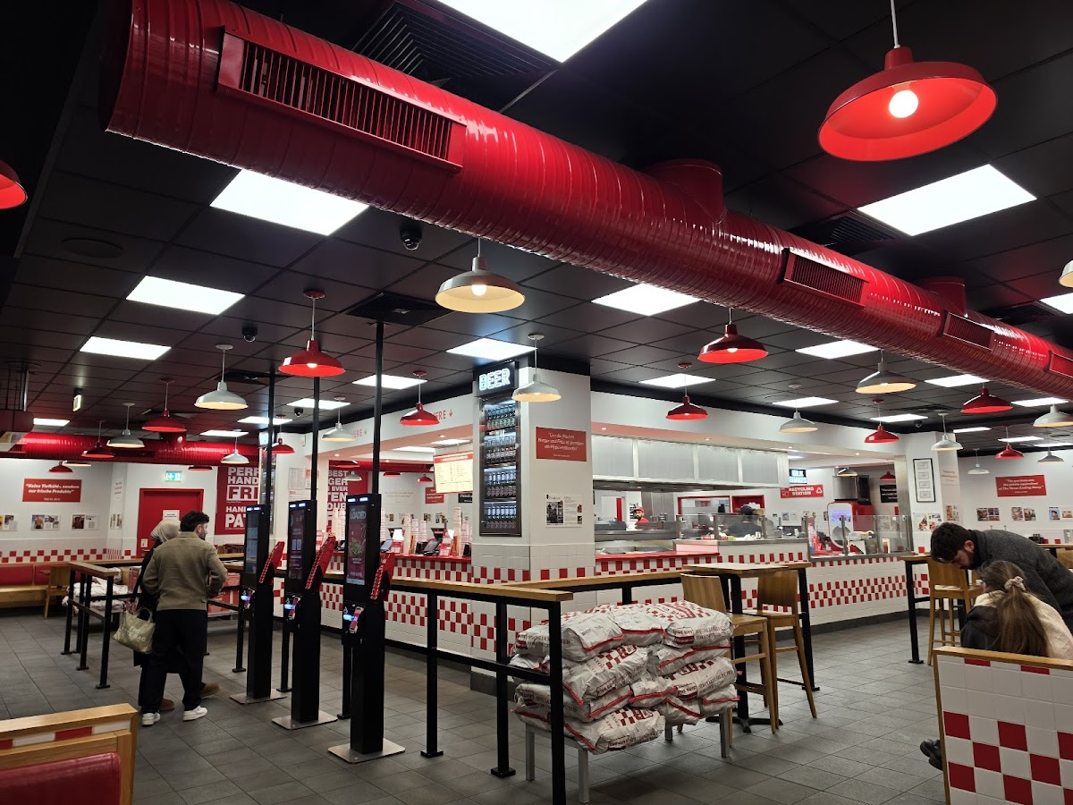 Five Guys Burgers And Fries Hamburg Jungfernstieg-3