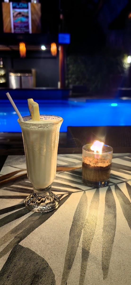 Flow Pool Bar & Resto-9