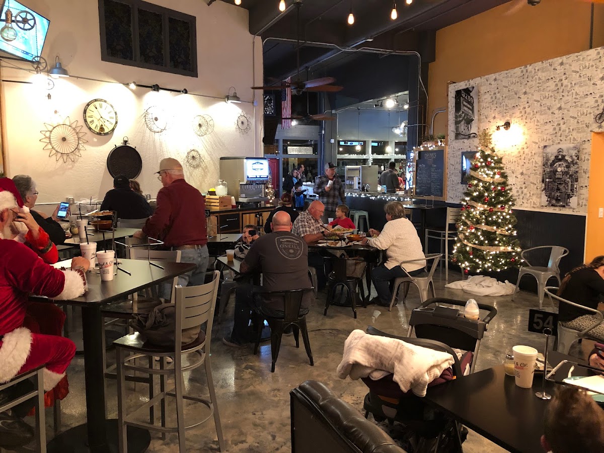 Floyd And Company Wood-Fired Pizza