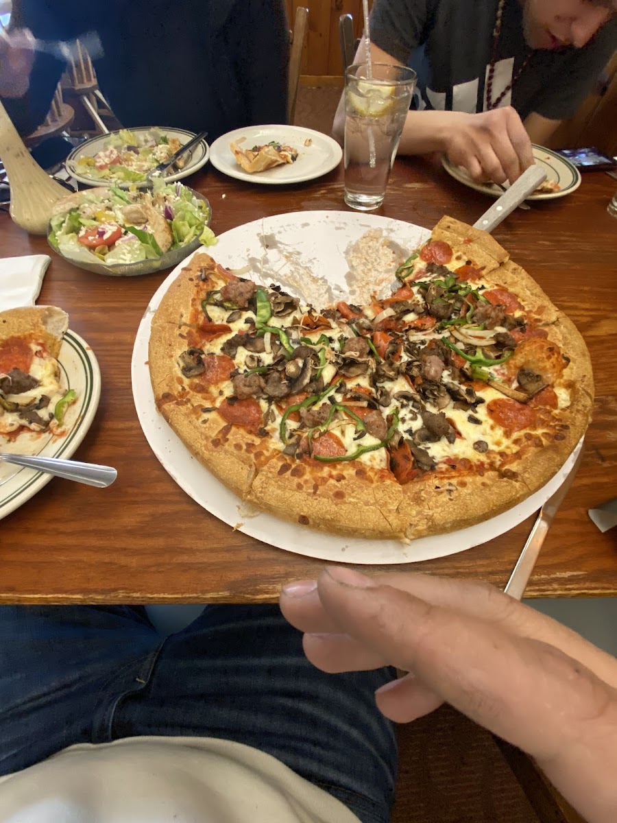 Four Brothers Pizza Inn Restaurant-8
