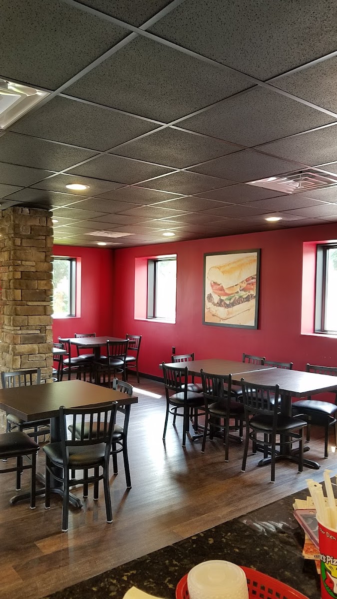 Fox's Pizza Den Of Reynoldsville-10