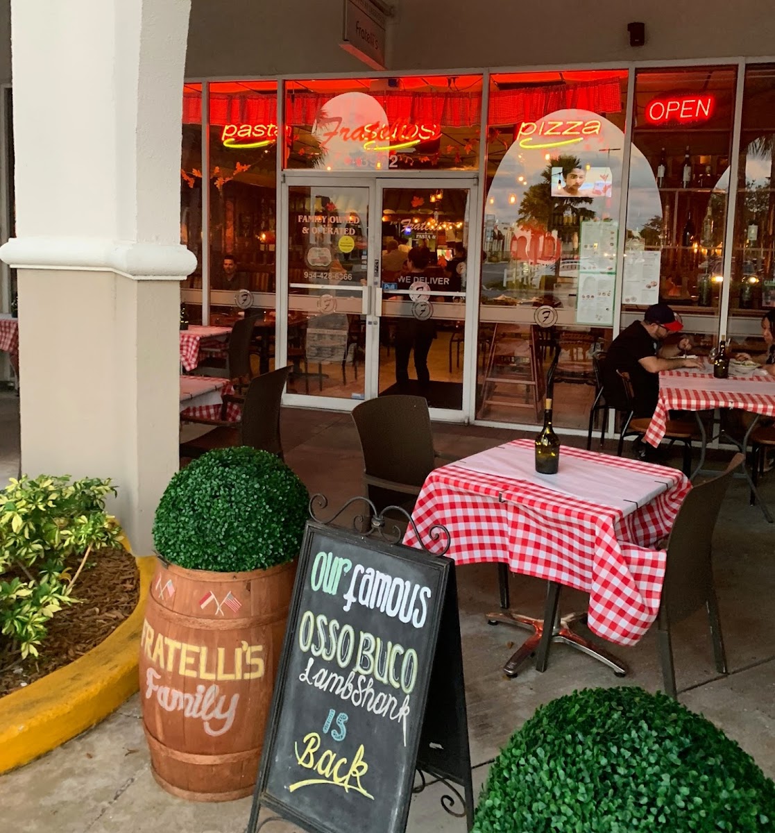 Fratellis Pizza Pasta & Vino
