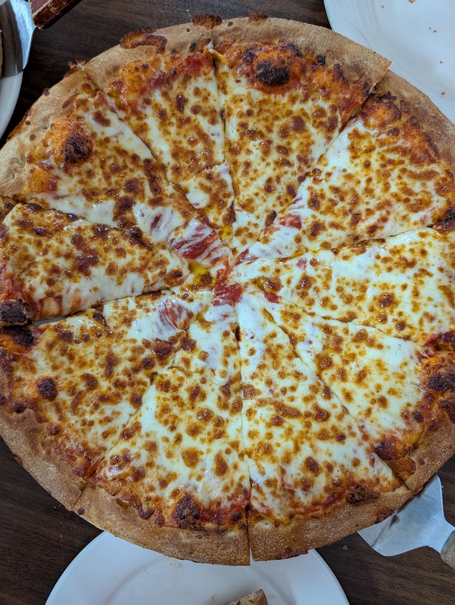 Fratello's Pizza & Restaurant-4