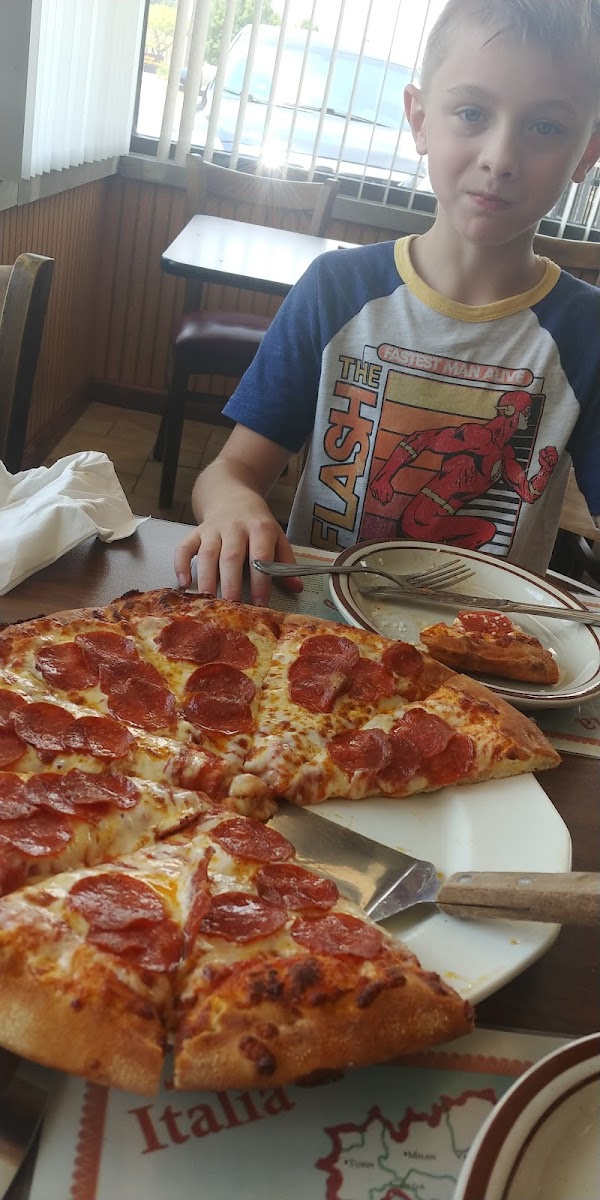 Fratello's Pizza & Restaurant-6