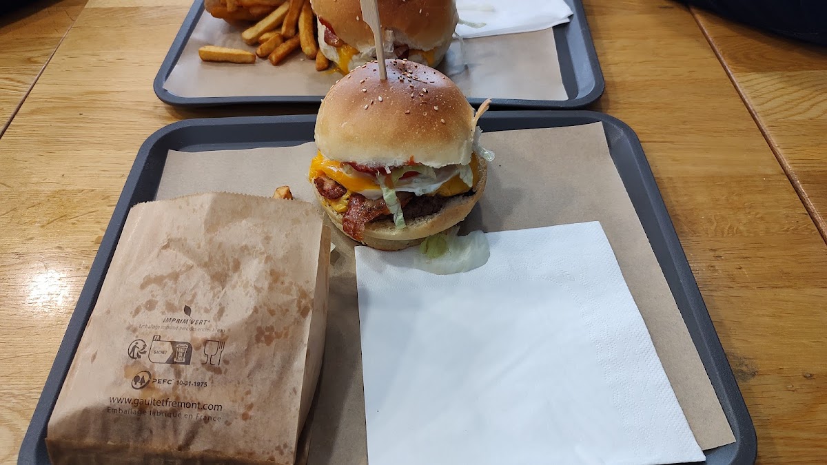 Friends Burger Bar-2