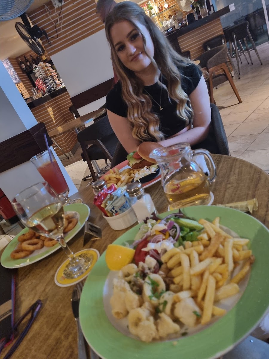 Friends Resto Bar-10