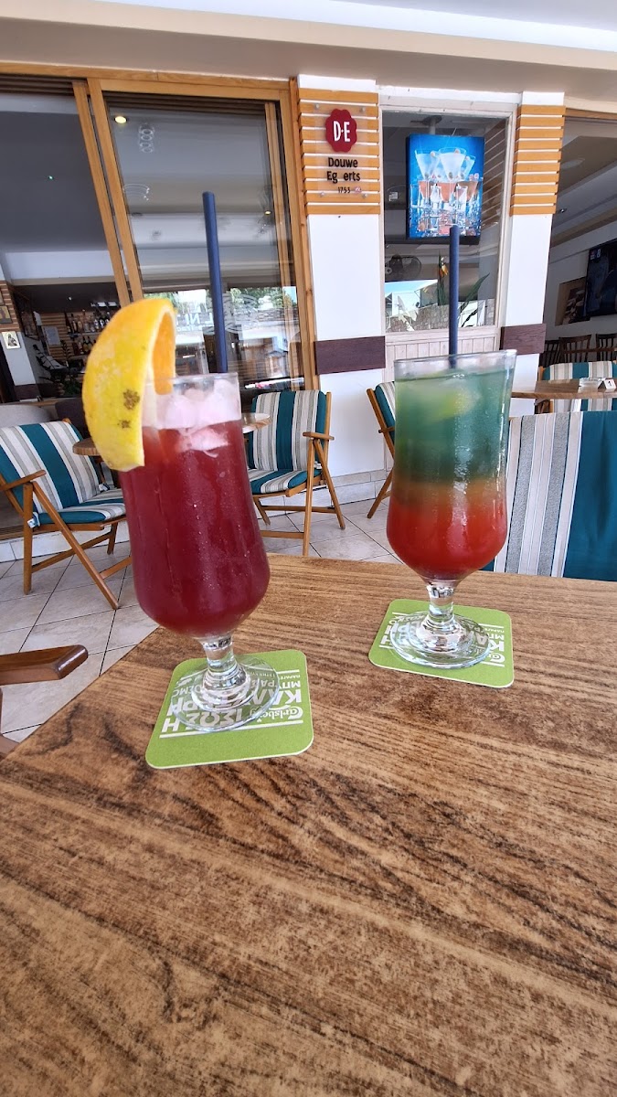 Friends Resto Bar-6
