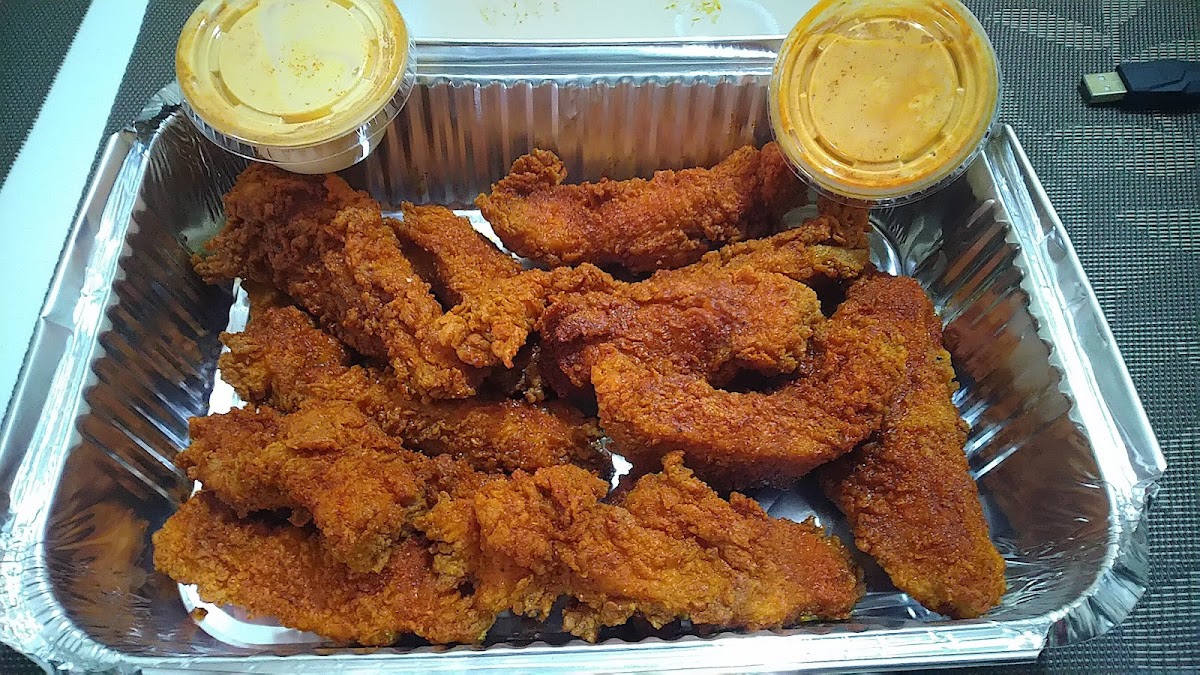 Frispy Smash Burgers & Buttermilk Fried Chicken.-6