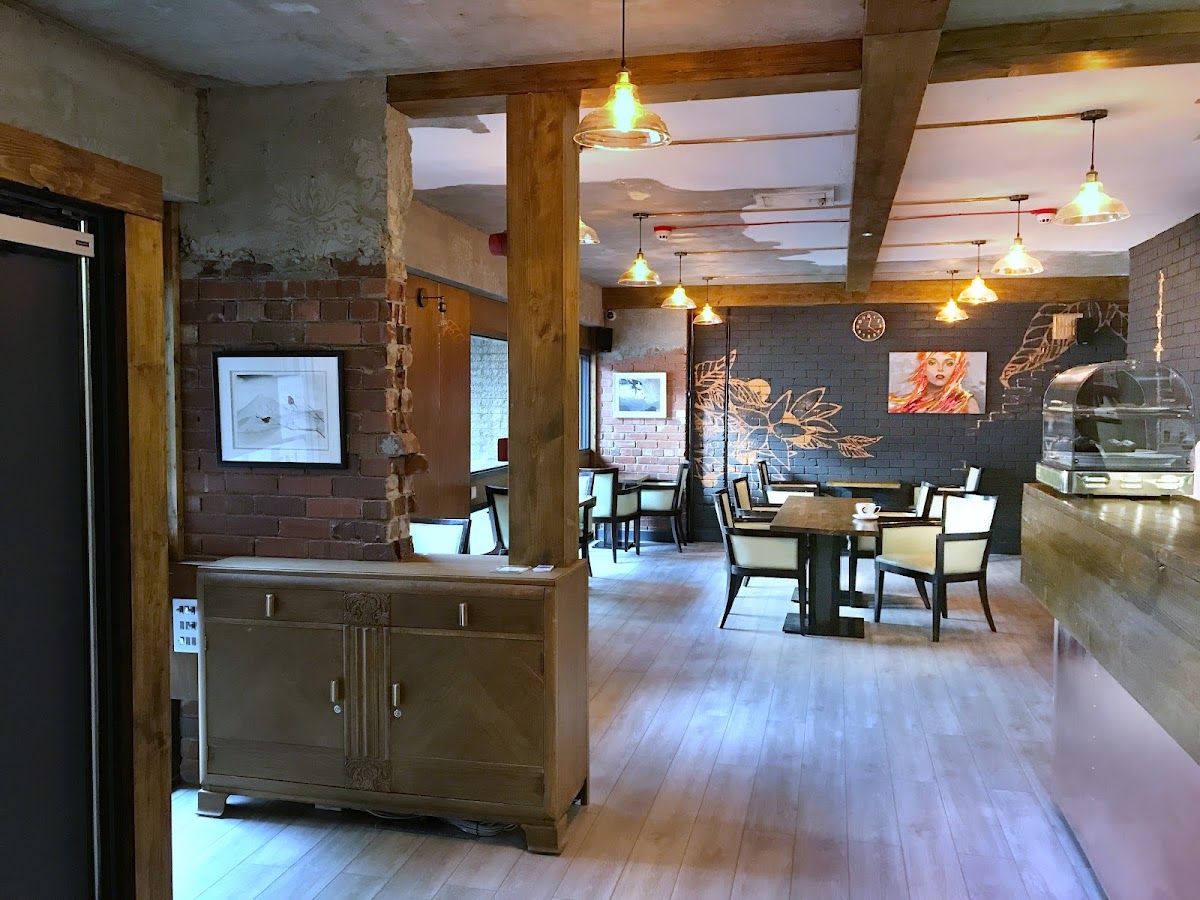 Frogmoon Café