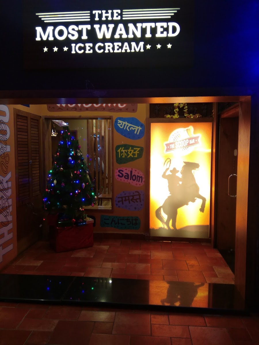 Fruit Shop On Greams Road, Anna Nagar