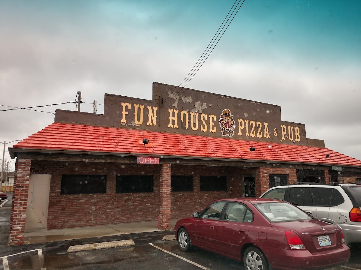 Fun House Pizza & Pub-4