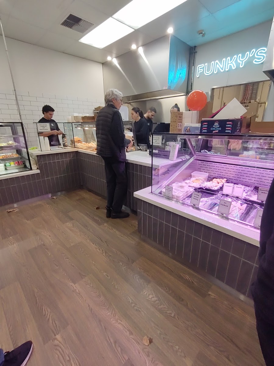 Funky’S On Duthy