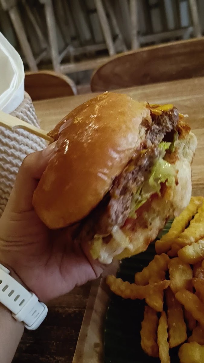 Gaees Burger Ubud-2